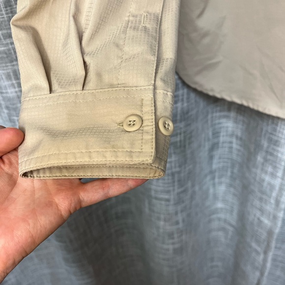 Men's Columbia long sleeve button up shirt - Picture 5 of 5